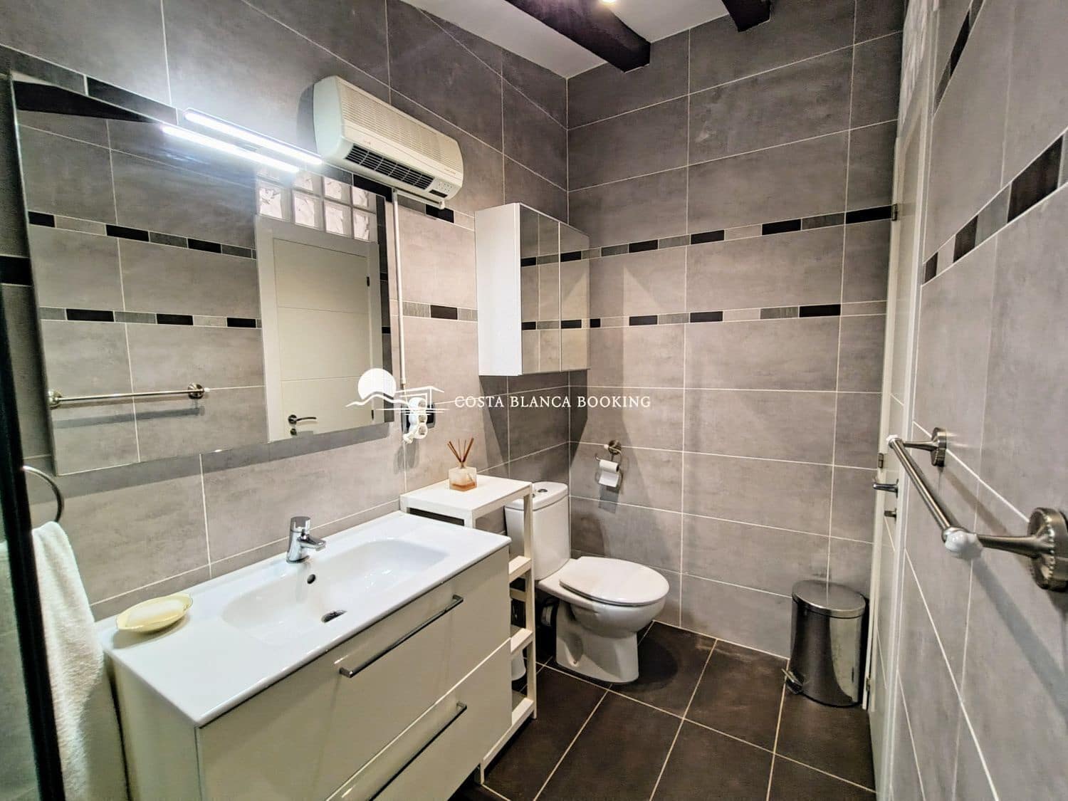 4 bedroom Villa for sale in Alfaz del Pi / L'Alfas del Pi with pool garage - € 525,000 (Ref: 9878739)