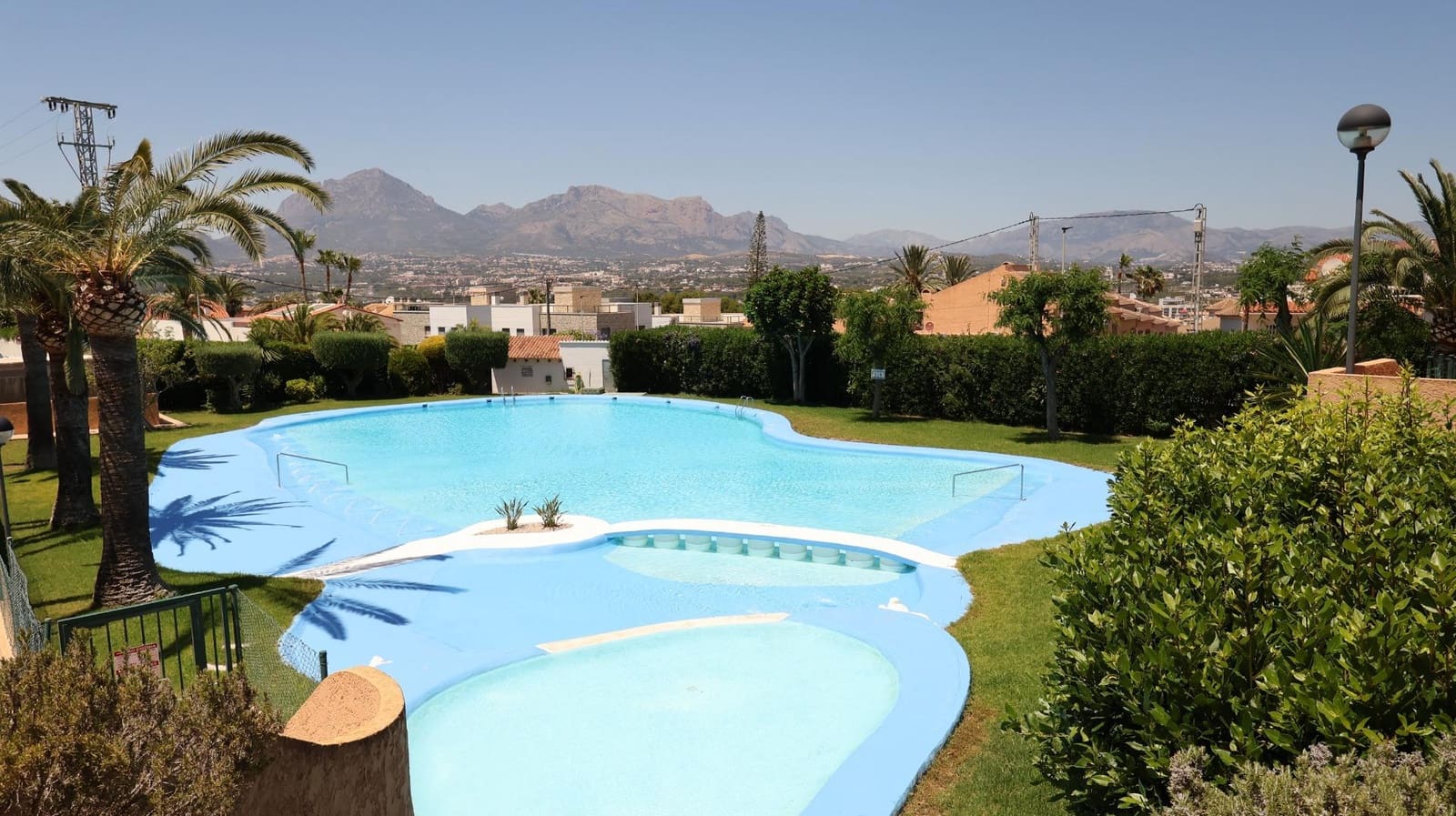 4 soverom Bungalow til salgs i Albir med svømmebasseng garasje - € 365 000 (Ref: 9890320)