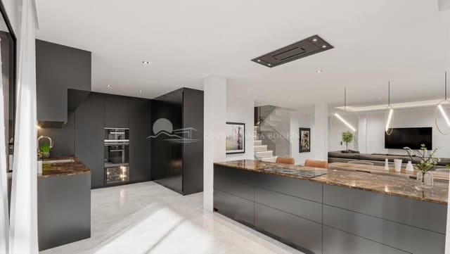 4 soverom Villa til salgs i Calpe / Calp med svømmebasseng garasje - € 1 850 000 (Ref: 9903847)