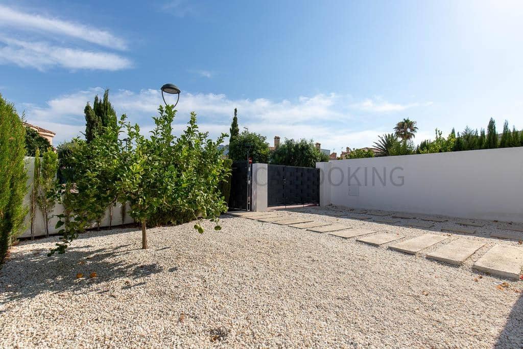 3 soveværelse Semi-Rækkehus til salg i Busot med swimmingpool garage - € 355.000 (Ref: 9954191)