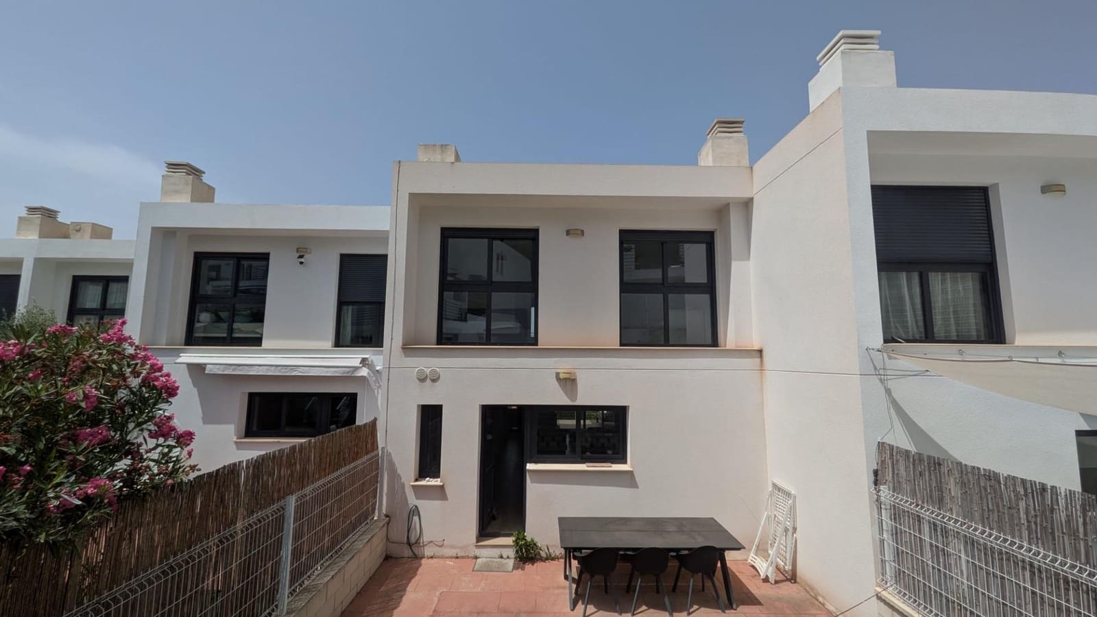 3 sovrum Radhus till salu i Alfaz del Pi / L'Alfas del Pi med pool garage - 495 000 € (Ref: 9973266)
