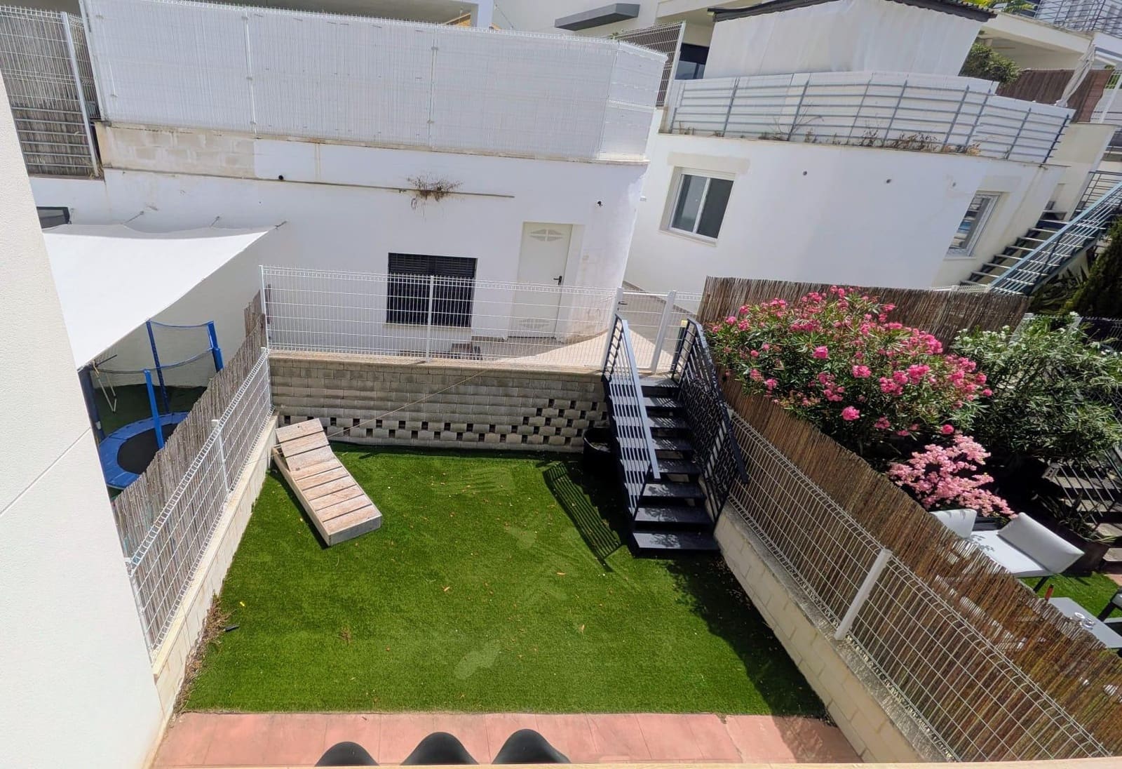 3 sovrum Radhus till salu i Alfaz del Pi / L'Alfas del Pi med pool garage - 495 000 € (Ref: 9973266)