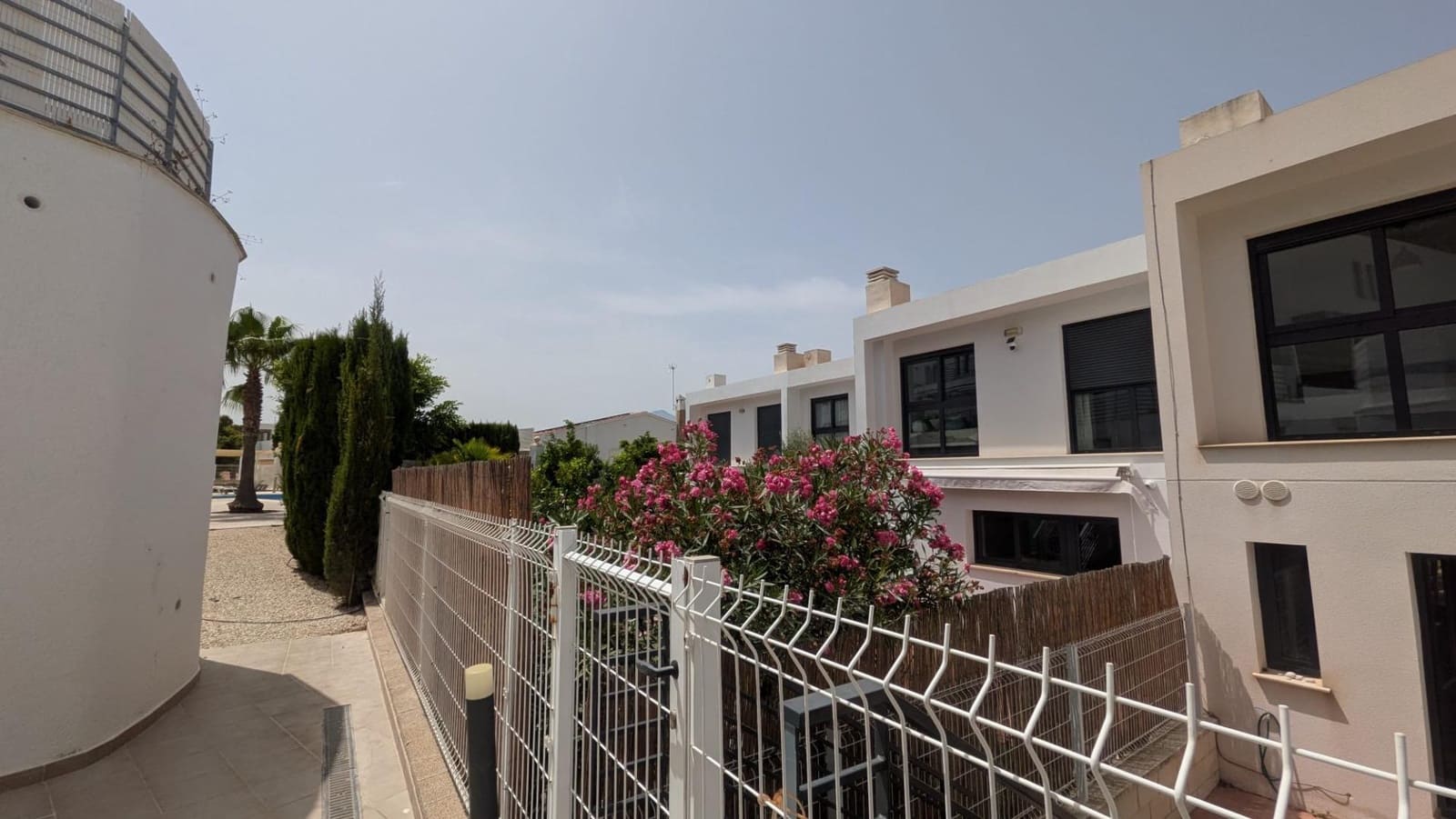 3 sovrum Radhus till salu i Alfaz del Pi / L'Alfas del Pi med pool garage - 495 000 € (Ref: 9973266)