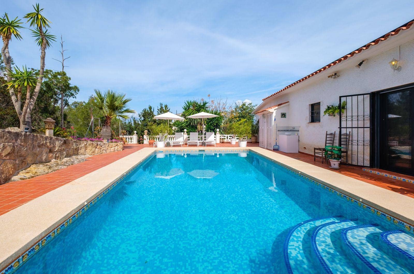 3 Zimmer Villa zu verkaufen in Albir mit Pool Garage - 699.000 € (Ref: 9982936)