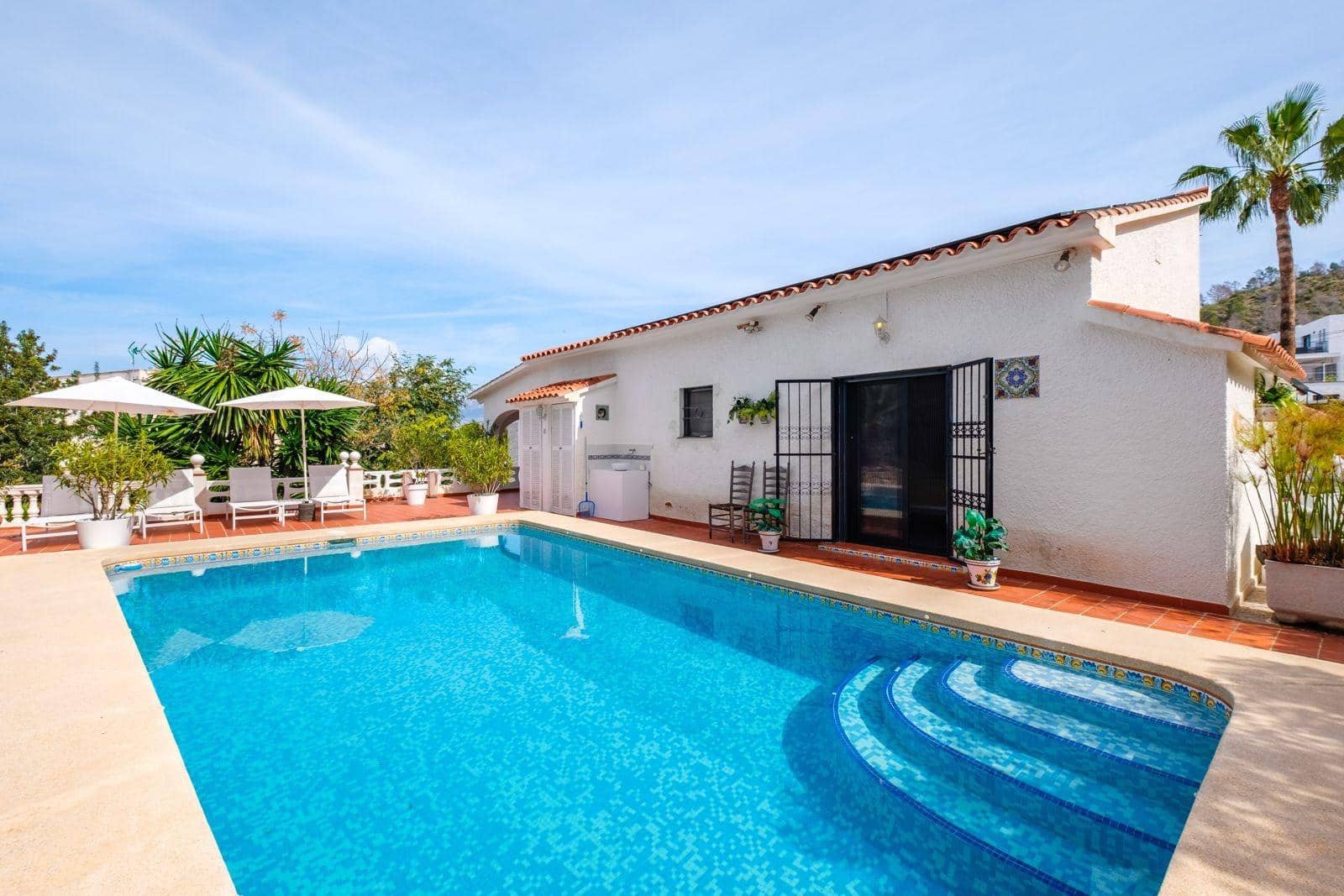 3 Zimmer Villa zu verkaufen in Albir mit Pool Garage - 699.000 € (Ref: 9982936)