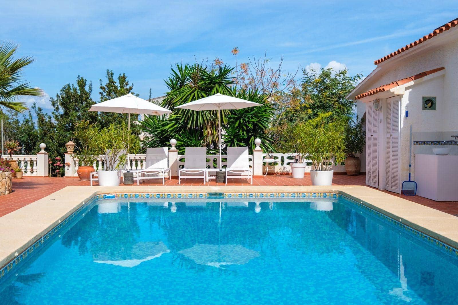 3 Zimmer Villa zu verkaufen in Albir mit Pool Garage - 699.000 € (Ref: 9982936)