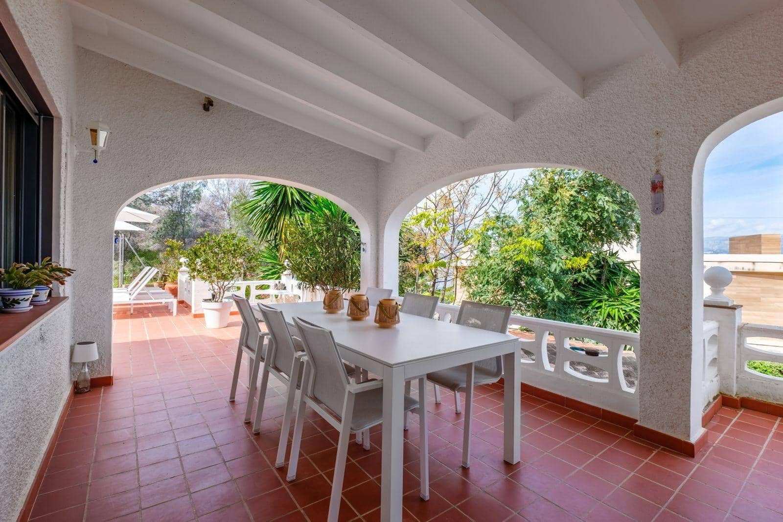 3 Zimmer Villa zu verkaufen in Albir mit Pool Garage - 699.000 € (Ref: 9982936)