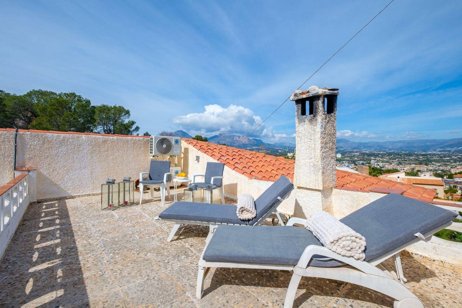 3 Zimmer Villa zu verkaufen in Albir mit Pool Garage - 699.000 € (Ref: 9982936)