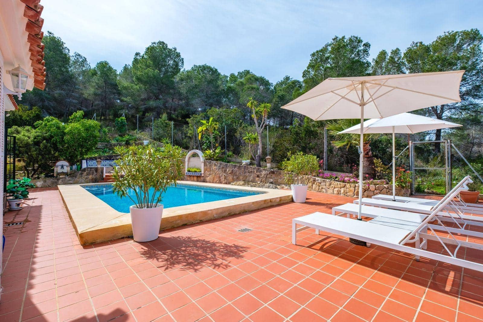 3 Zimmer Villa zu verkaufen in Albir mit Pool Garage - 699.000 € (Ref: 9982936)