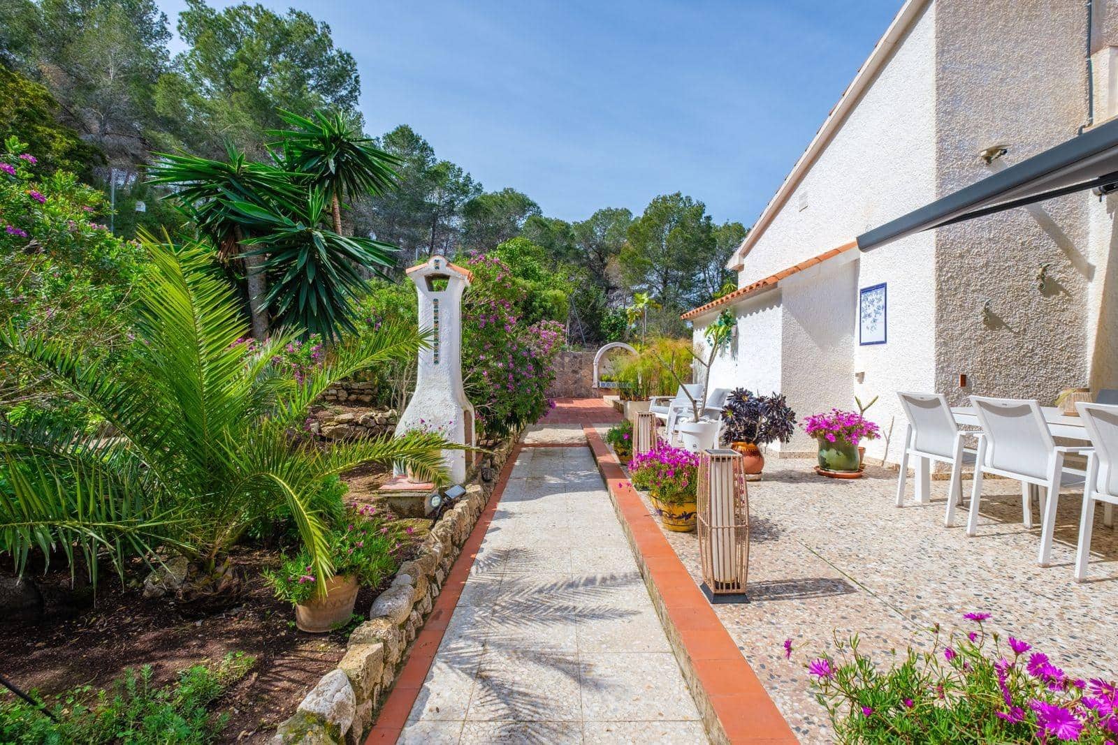 3 Zimmer Villa zu verkaufen in Albir mit Pool Garage - 699.000 € (Ref: 9982936)
