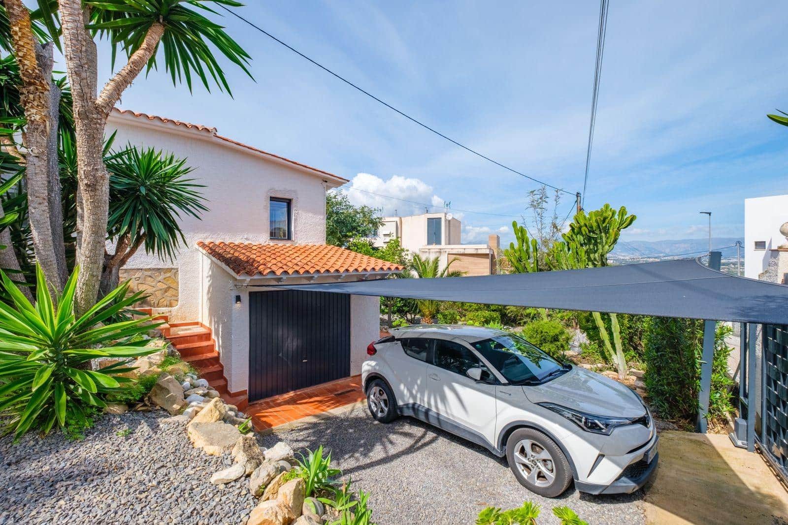 3 Zimmer Villa zu verkaufen in Albir mit Pool Garage - 699.000 € (Ref: 9982936)