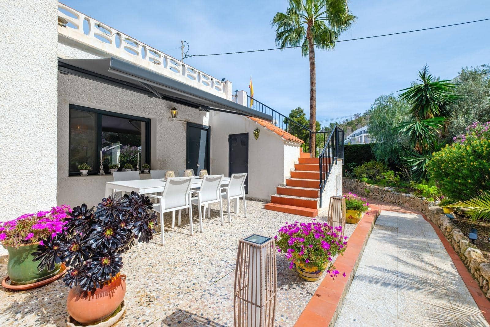 3 Zimmer Villa zu verkaufen in Albir mit Pool Garage - 699.000 € (Ref: 9982936)