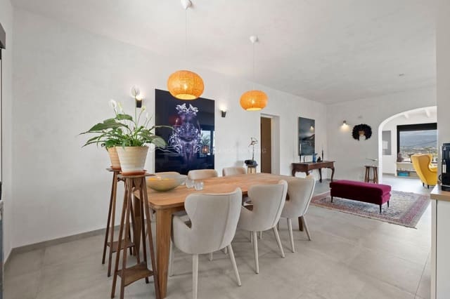Chalet de 3 habitaciones en Albir, Alfaz del Pi / L'Alfàs del Pi en venta con piscina garaje - 699.000 € (Ref: 9982936)