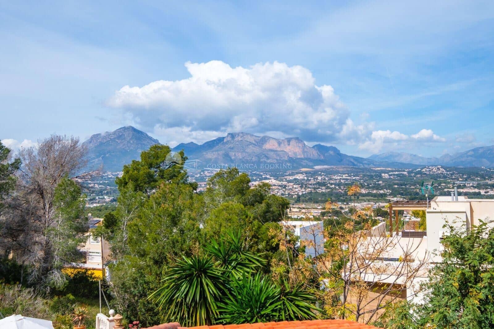 Chalet de 3 habitaciones en Albir en venta con piscina garaje - 699.000 € (Ref: 9982936)