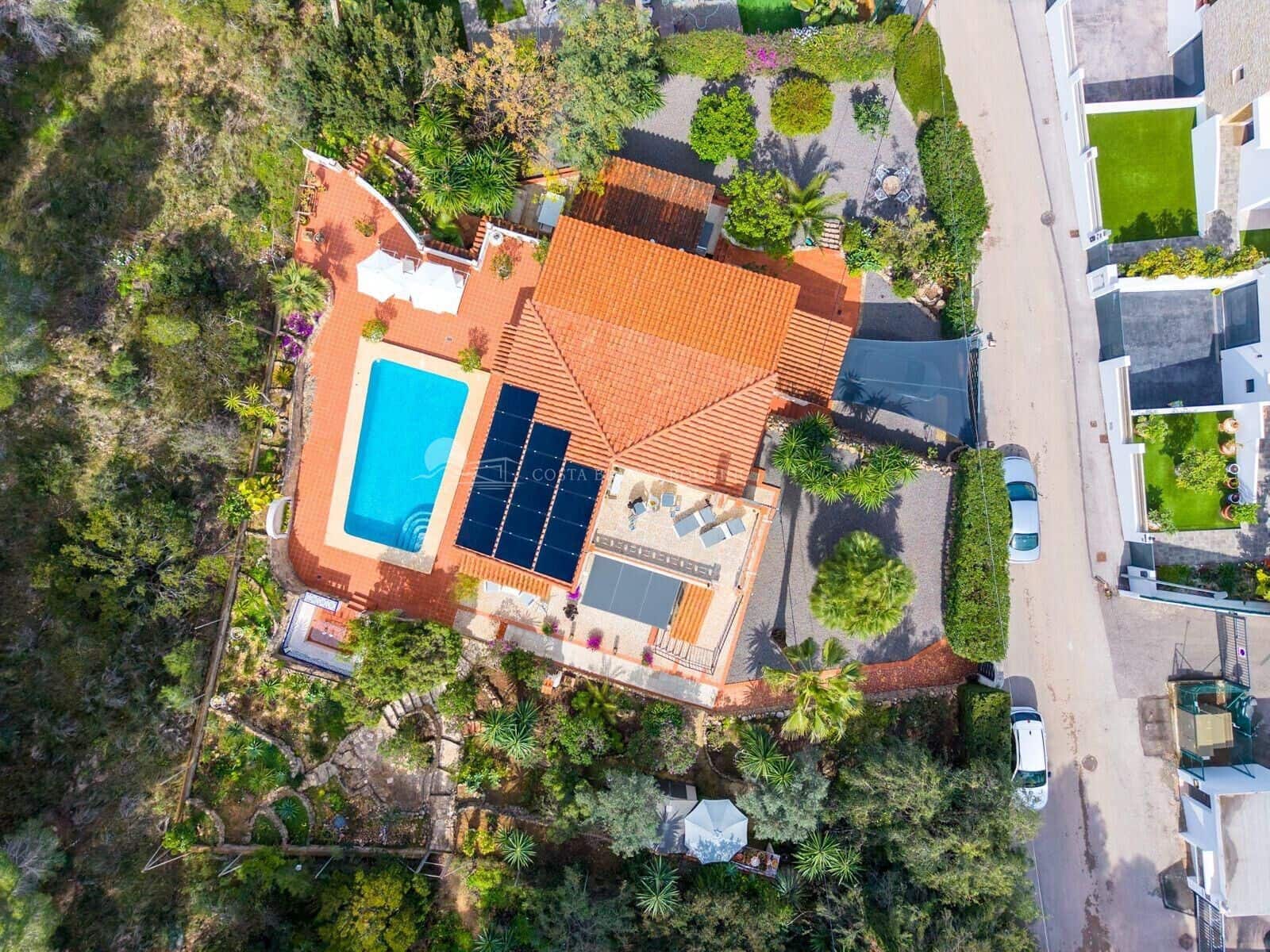 Chalet de 3 habitaciones en Albir en venta con piscina garaje - 699.000 € (Ref: 9982936)