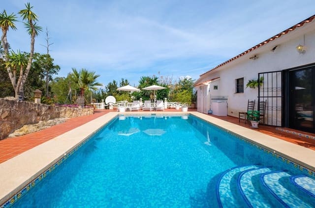 3 bedroom Villa for sale in Albir, Alfaz del Pi / L'Alfàs del Pi with pool garage - € 699,000 (Ref: 9982936)