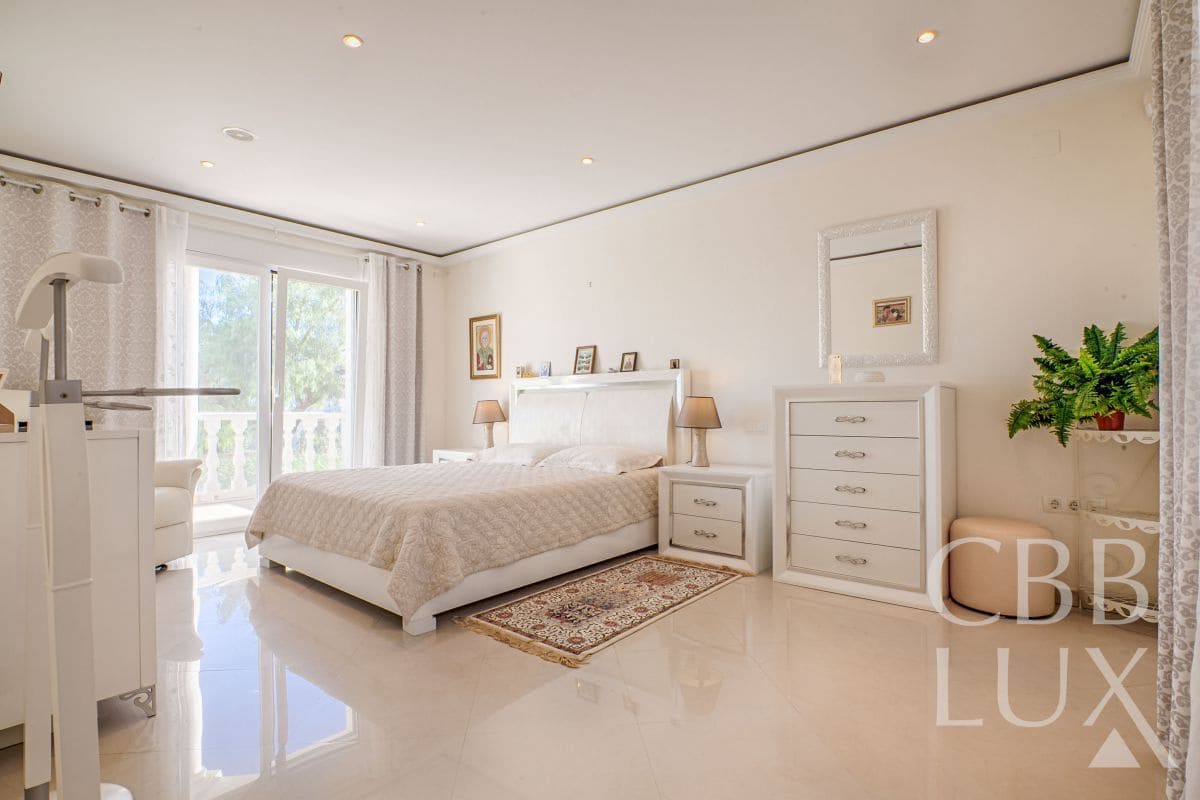 5 Zimmer Villa zu verkaufen in Alfaz del Pi / L'Alfas del Pi mit Pool Garage - 2.450.000 € (Ref: 9997091)