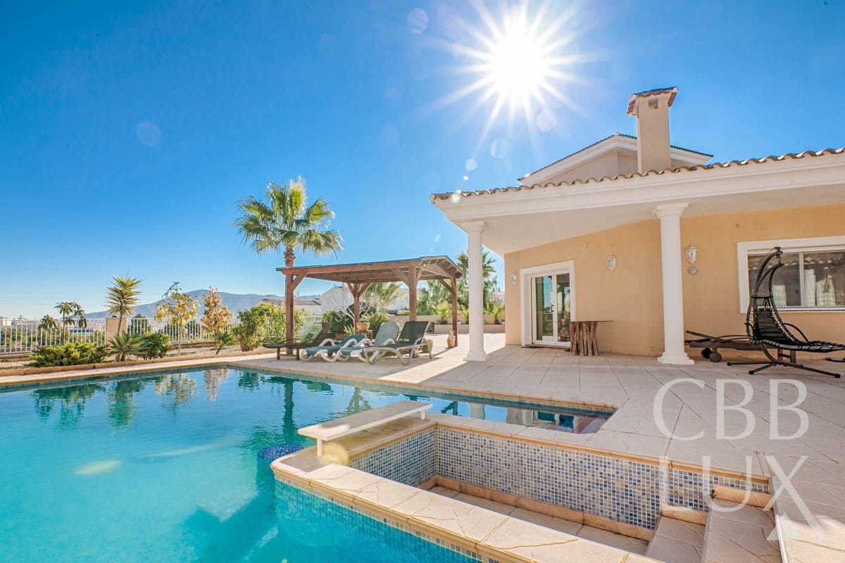 5 Zimmer Villa zu verkaufen in Alfaz del Pi / L'Alfas del Pi mit Pool Garage - 2.450.000 € (Ref: 9997091)
