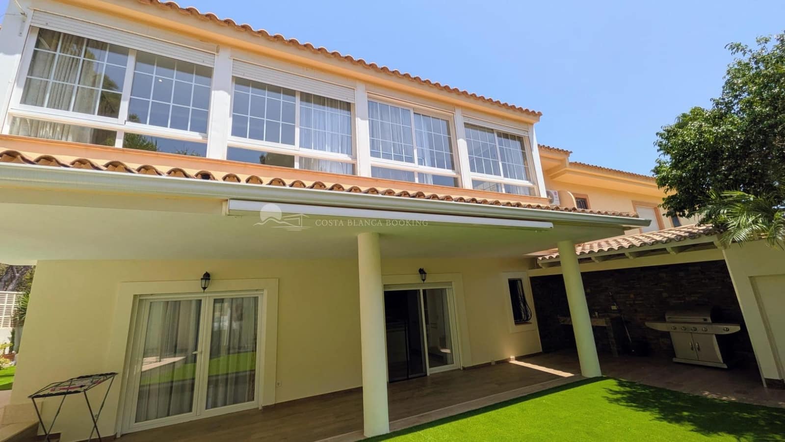 3 Zimmer Reihenhaus zu verkaufen in Albir mit Pool Garage - 670.000 € (Ref: 9998773)