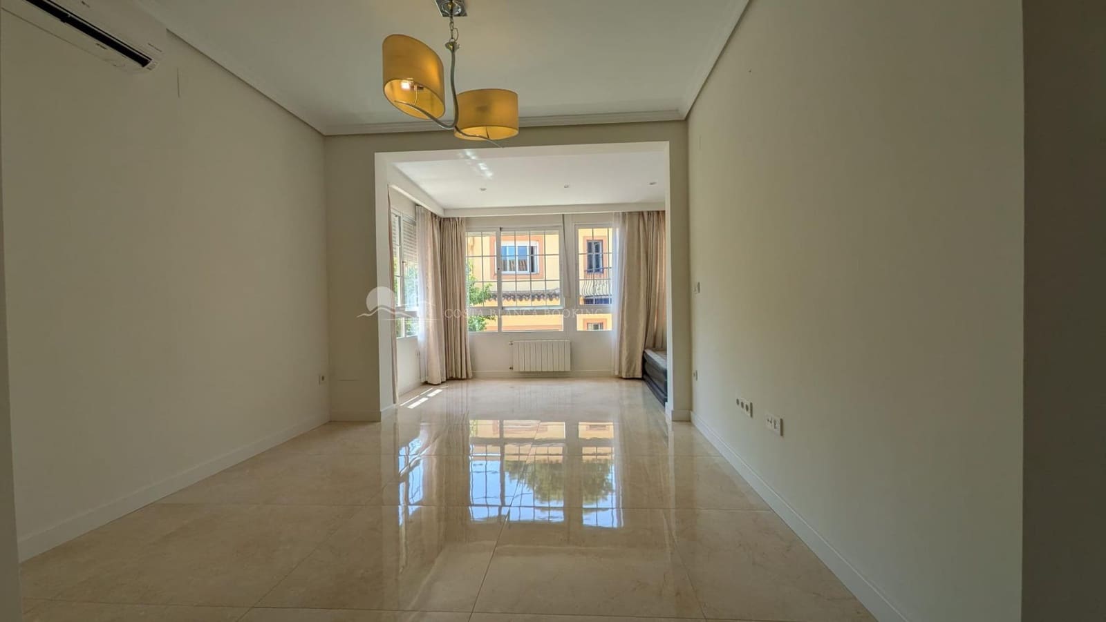 3 Zimmer Reihenhaus zu verkaufen in Albir mit Pool Garage - 670.000 € (Ref: 9998773)