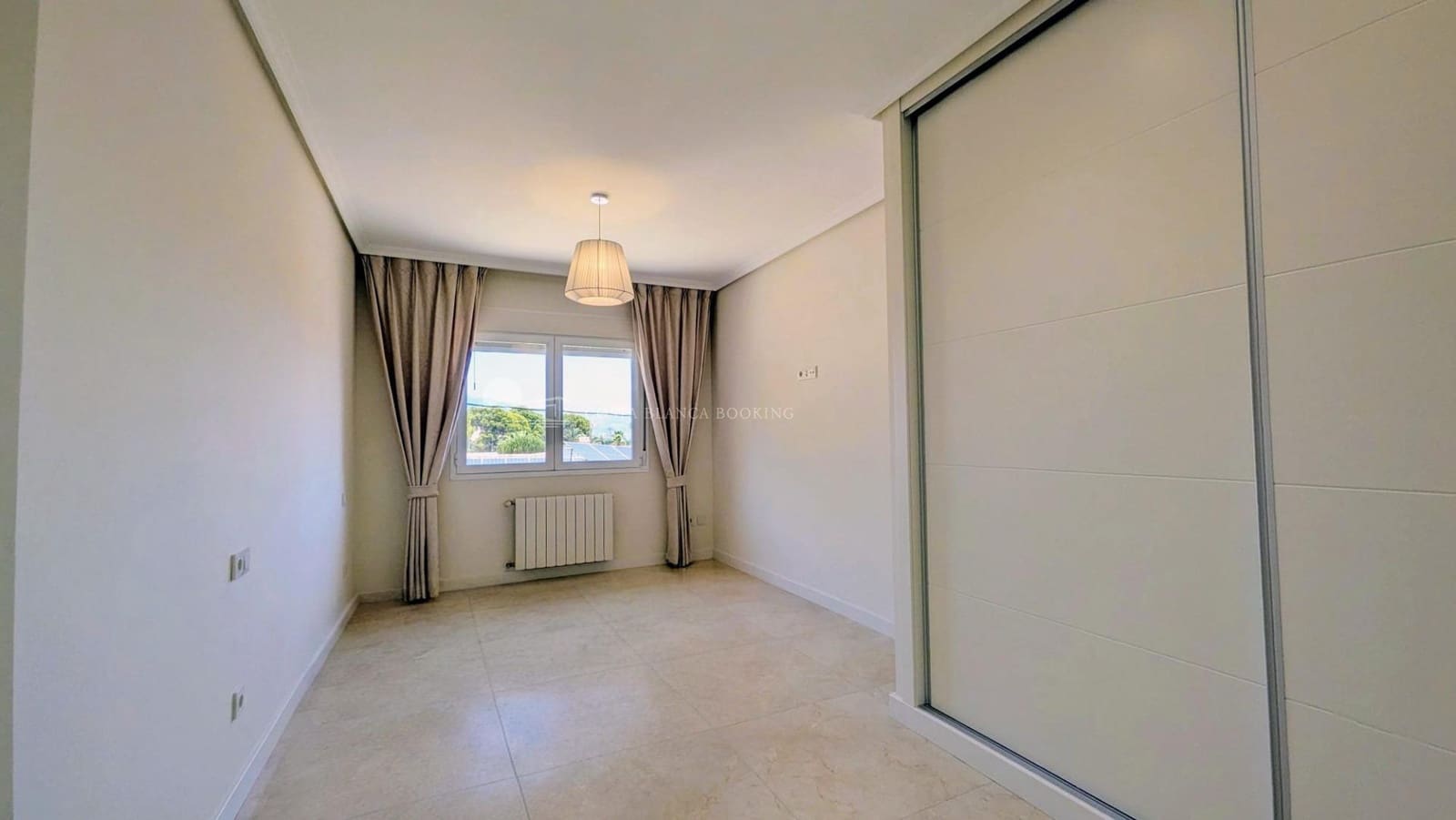 3 Zimmer Reihenhaus zu verkaufen in Albir mit Pool Garage - 670.000 € (Ref: 9998773)