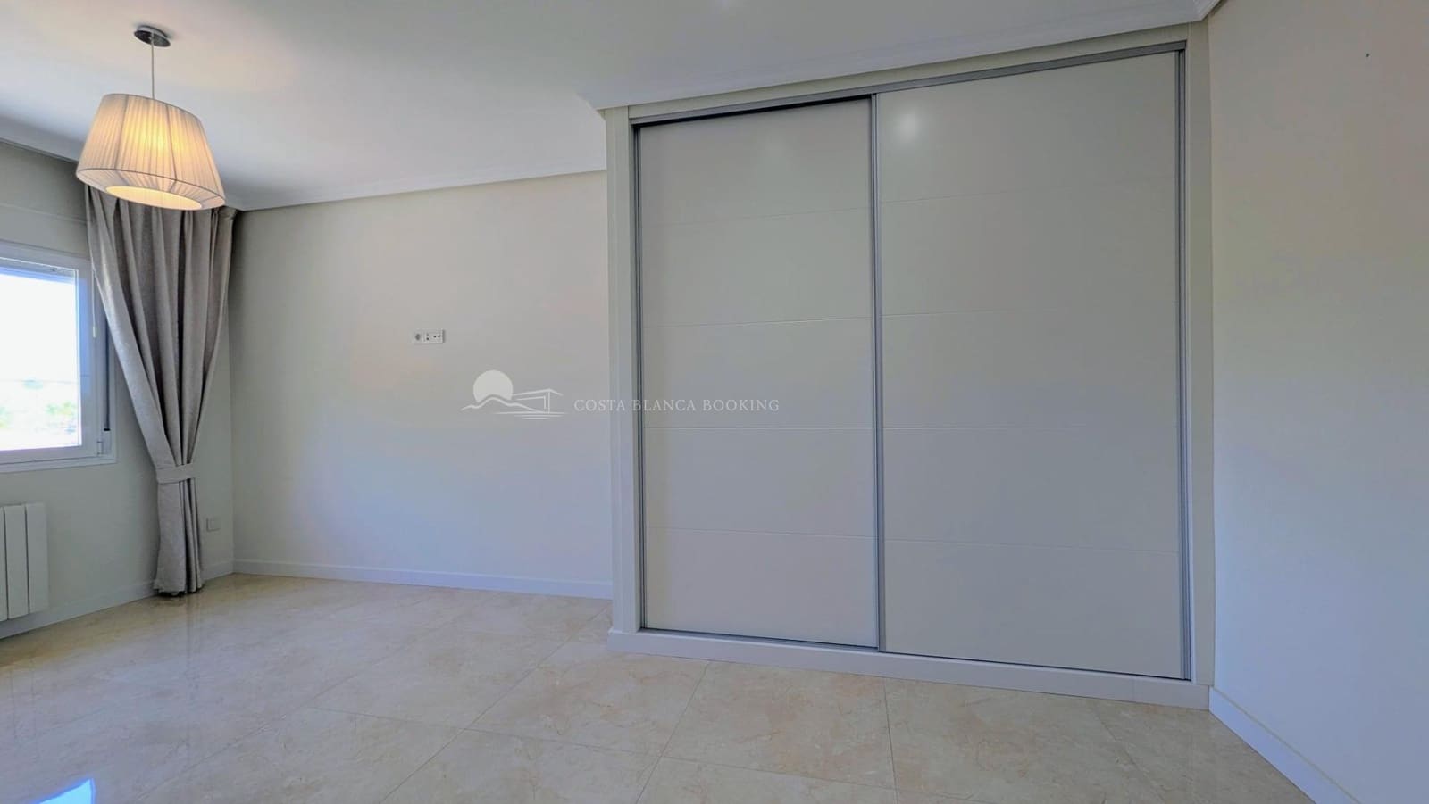 3 Zimmer Reihenhaus zu verkaufen in Albir mit Pool Garage - 670.000 € (Ref: 9998773)