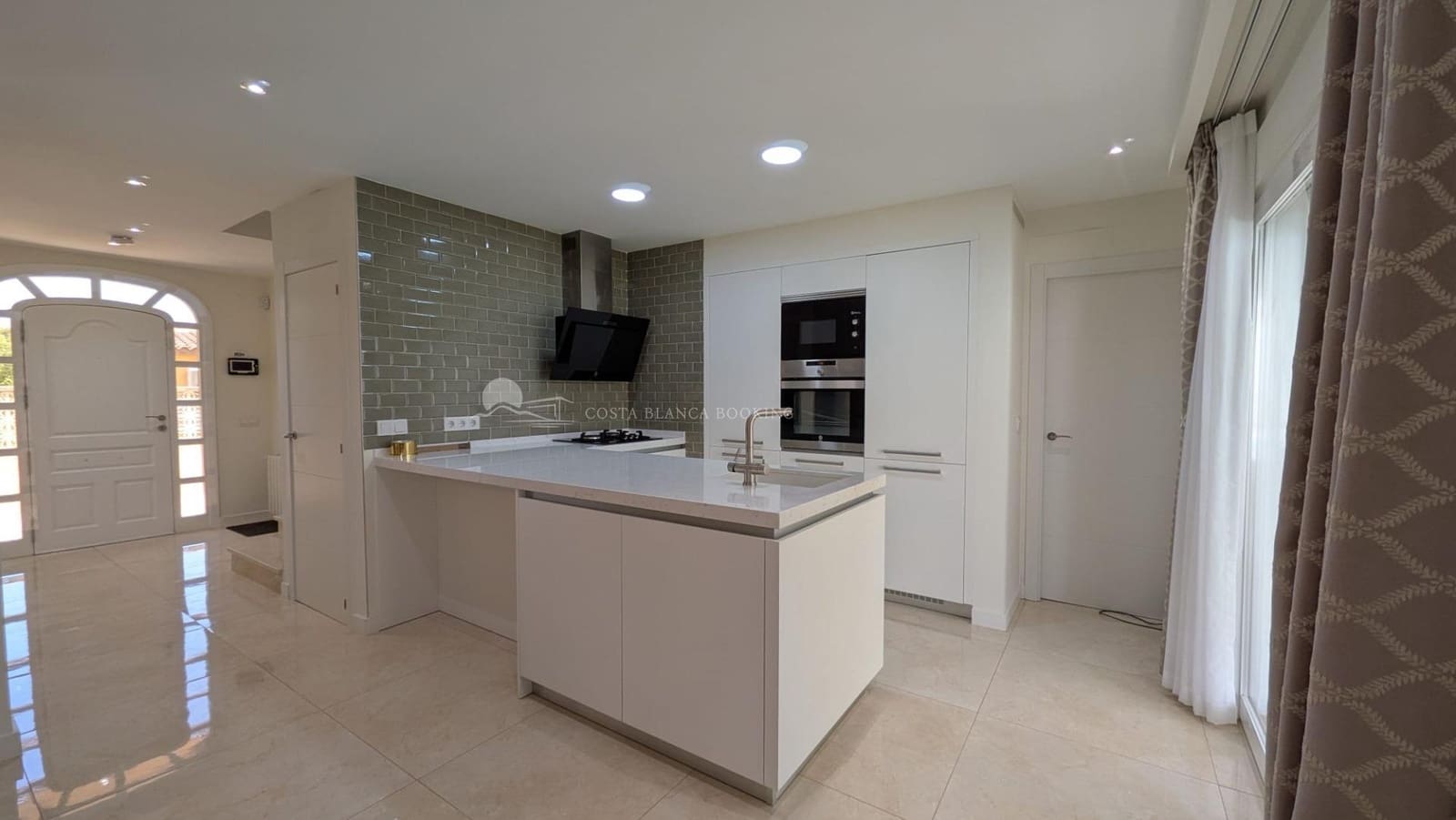 3 Zimmer Reihenhaus zu verkaufen in Albir mit Pool Garage - 670.000 € (Ref: 9998773)