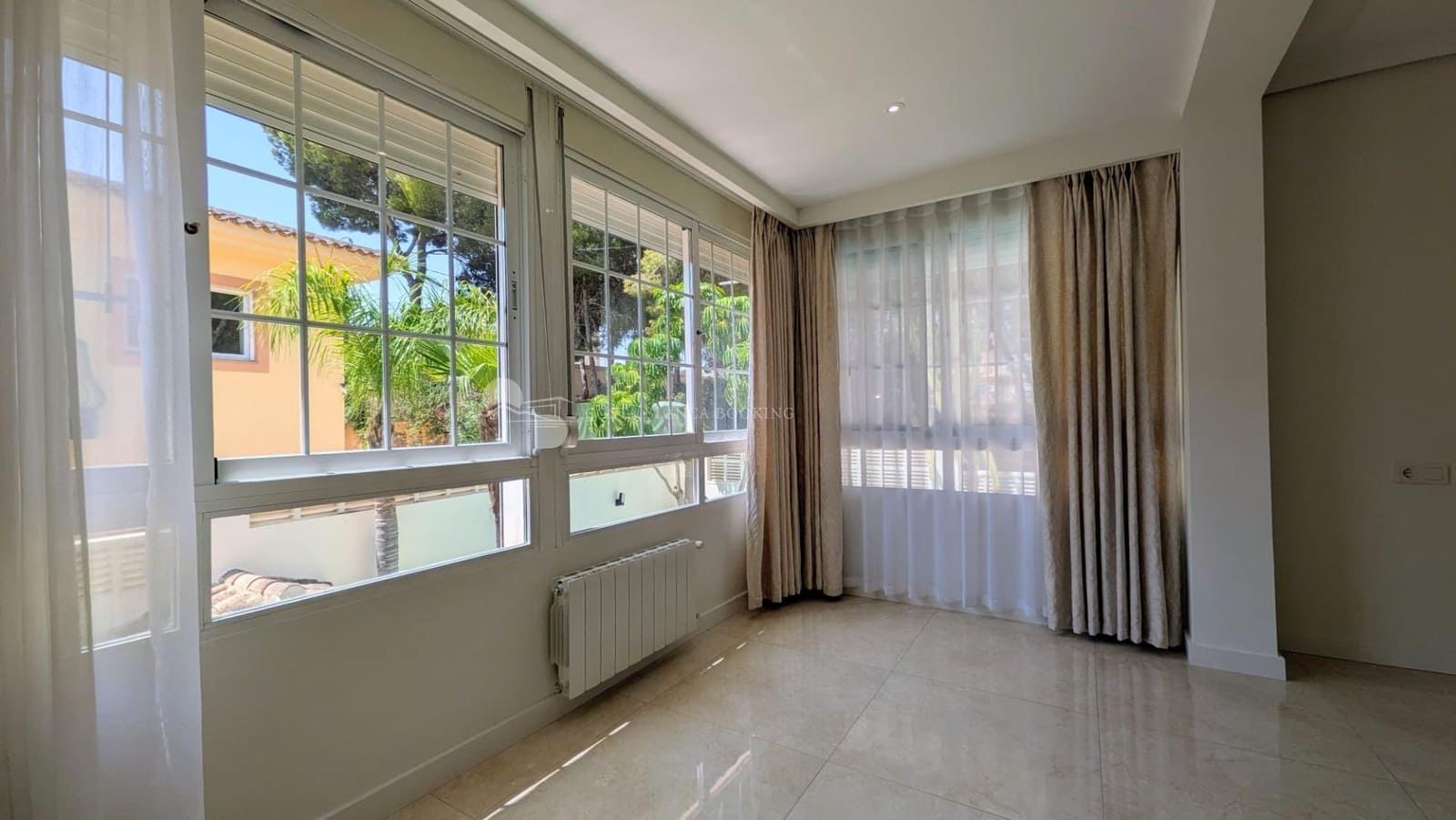 3 Zimmer Reihenhaus zu verkaufen in Albir mit Pool Garage - 670.000 € (Ref: 9998773)