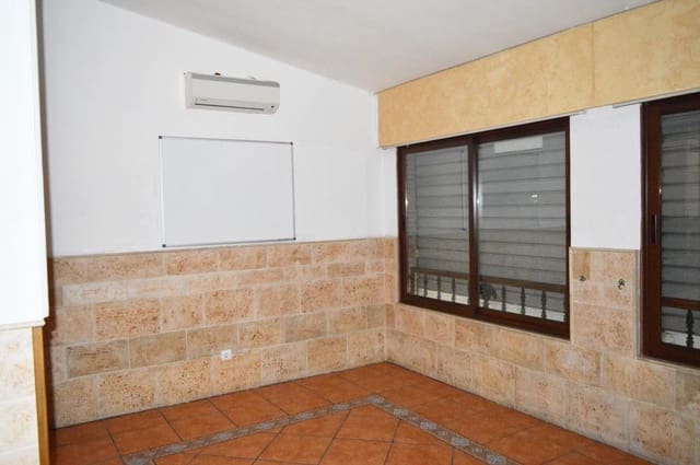 Kommersiell til salgs i Cancelada, Estepona - € 500 000 (Ref: 8582545)