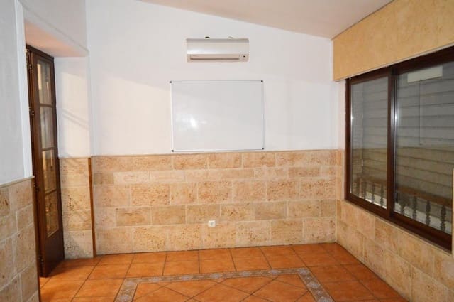 Kommersiell til salgs i Cancelada, Estepona - € 500 000 (Ref: 8582545)