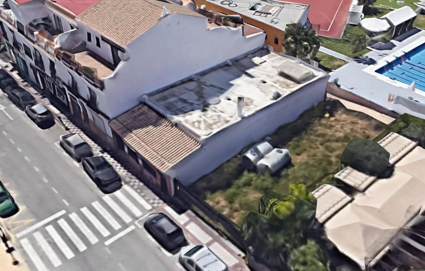 Commercial for sale in Estepona - € 500,000 (Ref: 8582545)