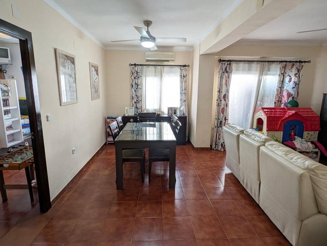 2 bedroom Flat for sale in Estepona - € 230,000 (Ref: 8806260)