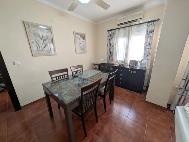 2 bedroom Flat for sale in Estepona - € 230,000 (Ref: 8806260)