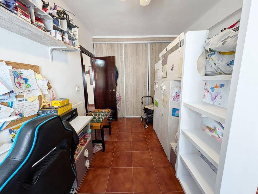 2 bedroom Flat for sale in Estepona - € 230,000 (Ref: 8806260)