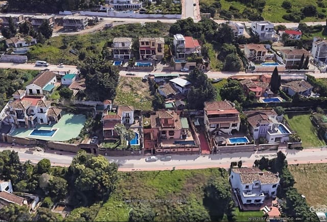 Building Plot for sale in Valle Romano Golf, Estepona - € 320,000 (Ref: 9385494)