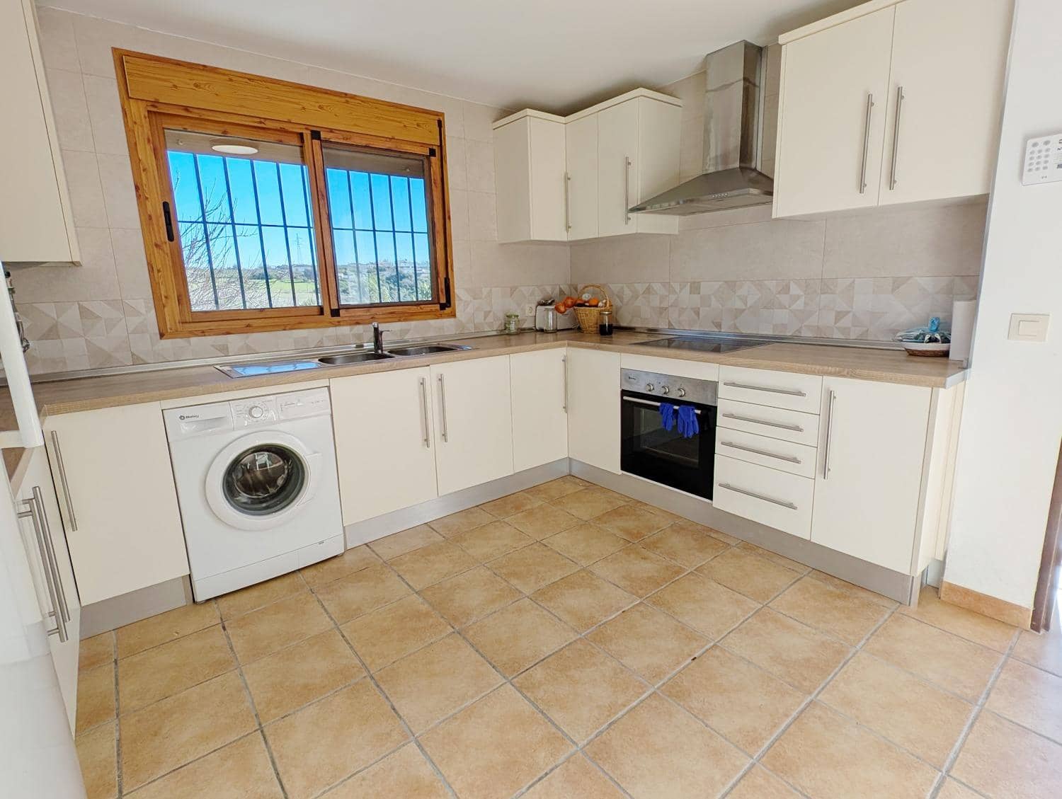 1 sypialnia Finka/Dom wiejski na sprzedaż w Estepona z garażem - 550 000 € (Ref: 9527616)