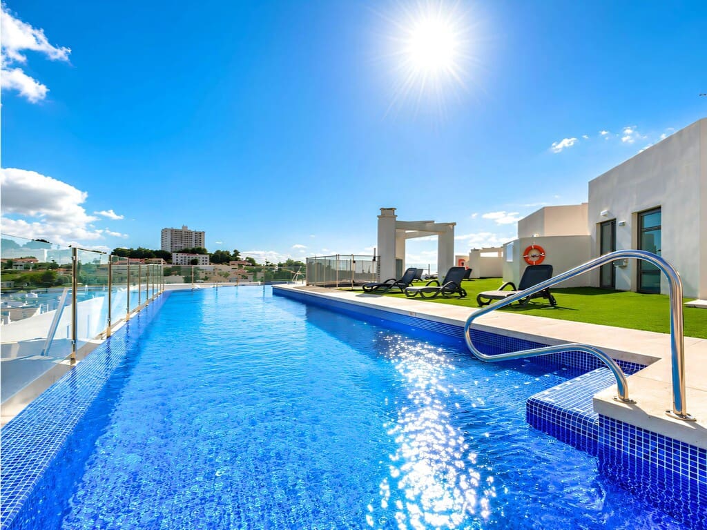 3 soverom Leilighet til salgs i Nueva Andalucia med svømmebasseng garasje - € 470 000 (Ref: 10003494)