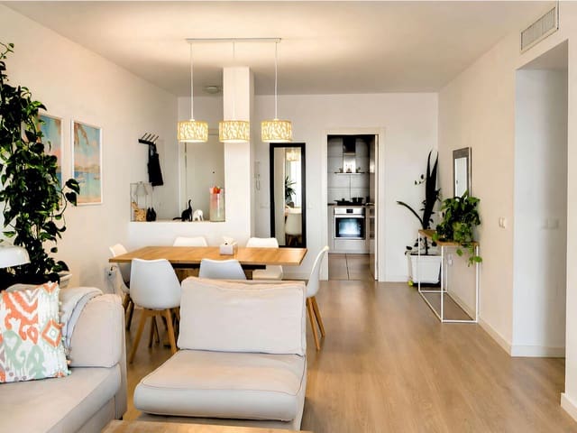 3 soverom Leilighet til salgs i Nueva Andalucia, Marbella med svømmebasseng garasje - € 470 000 (Ref: 10003494)