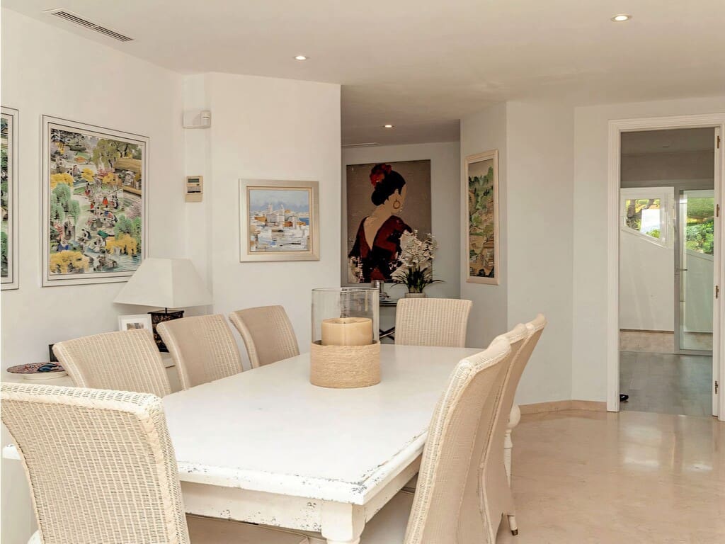 3 sypialnia Penthouse na sprzedaż w Elviria z basenem garażem - 1 095 000 € (Ref: 10003495)