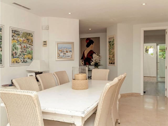 3 sypialnia Penthouse na sprzedaż w Elviria, Marbella z basenem garażem - 1 095 000 € (Ref: 10003495)