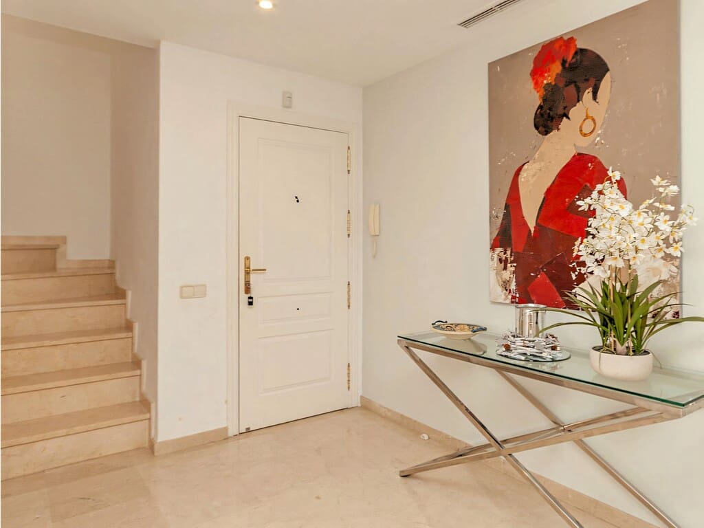 3 sypialnia Penthouse na sprzedaż w Elviria z basenem garażem - 1 095 000 € (Ref: 10003495)