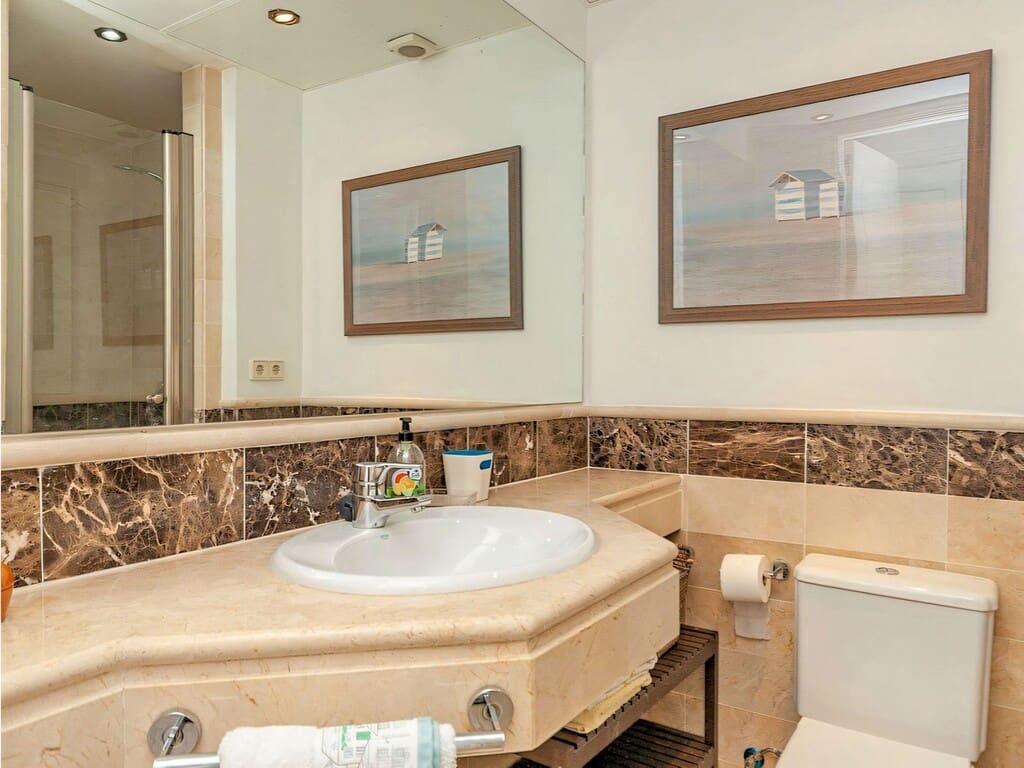 3 sypialnia Penthouse na sprzedaż w Elviria z basenem garażem - 1 095 000 € (Ref: 10003495)