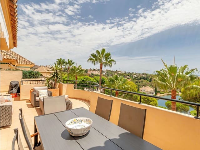 3 sypialnia Penthouse na sprzedaż w Elviria, Marbella z basenem garażem - 1 095 000 € (Ref: 10003495)