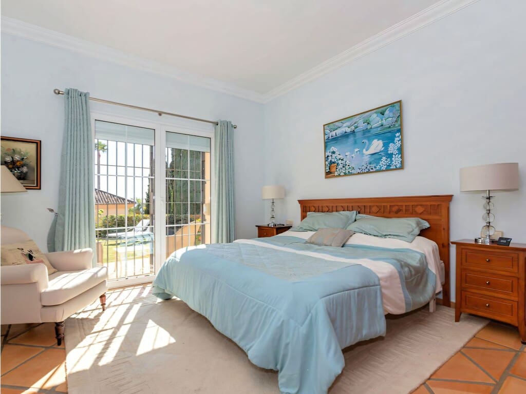 Chalet de 4 habitaciones en Elviria en venta con piscina garaje - 2.068.000 € (Ref: 10003496)