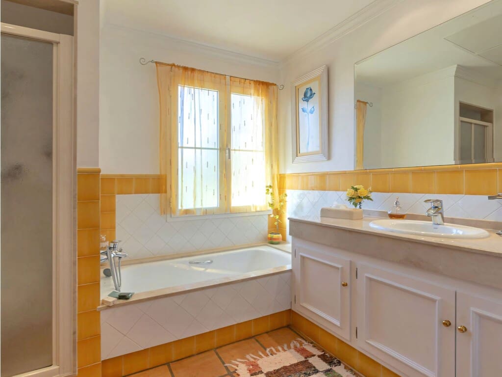 Chalet de 4 habitaciones en Elviria en venta con piscina garaje - 2.068.000 € (Ref: 10003496)