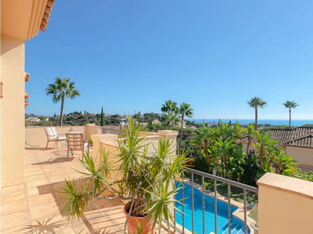 Chalet de 4 habitaciones en Elviria en venta con piscina garaje - 2.068.000 € (Ref: 10003496)