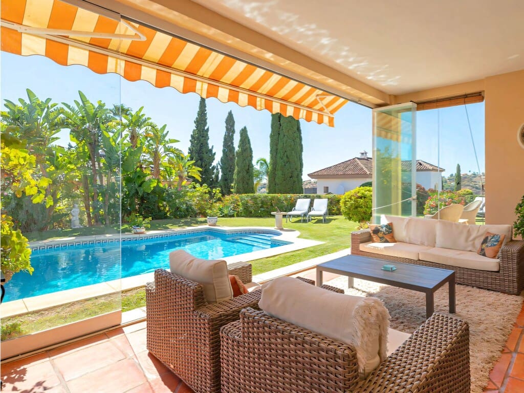 Chalet de 4 habitaciones en Elviria en venta con piscina garaje - 2.068.000 € (Ref: 10003496)