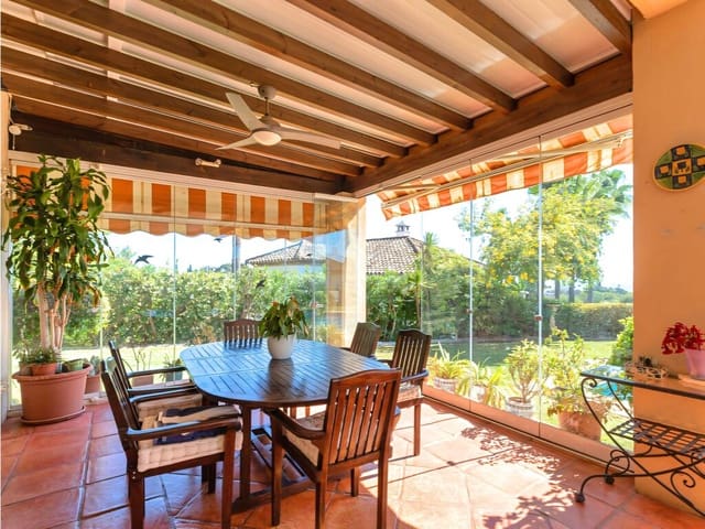 Chalet de 4 habitaciones en Elviria, Marbella en venta - 2.068.000 € (Ref: 10003496)