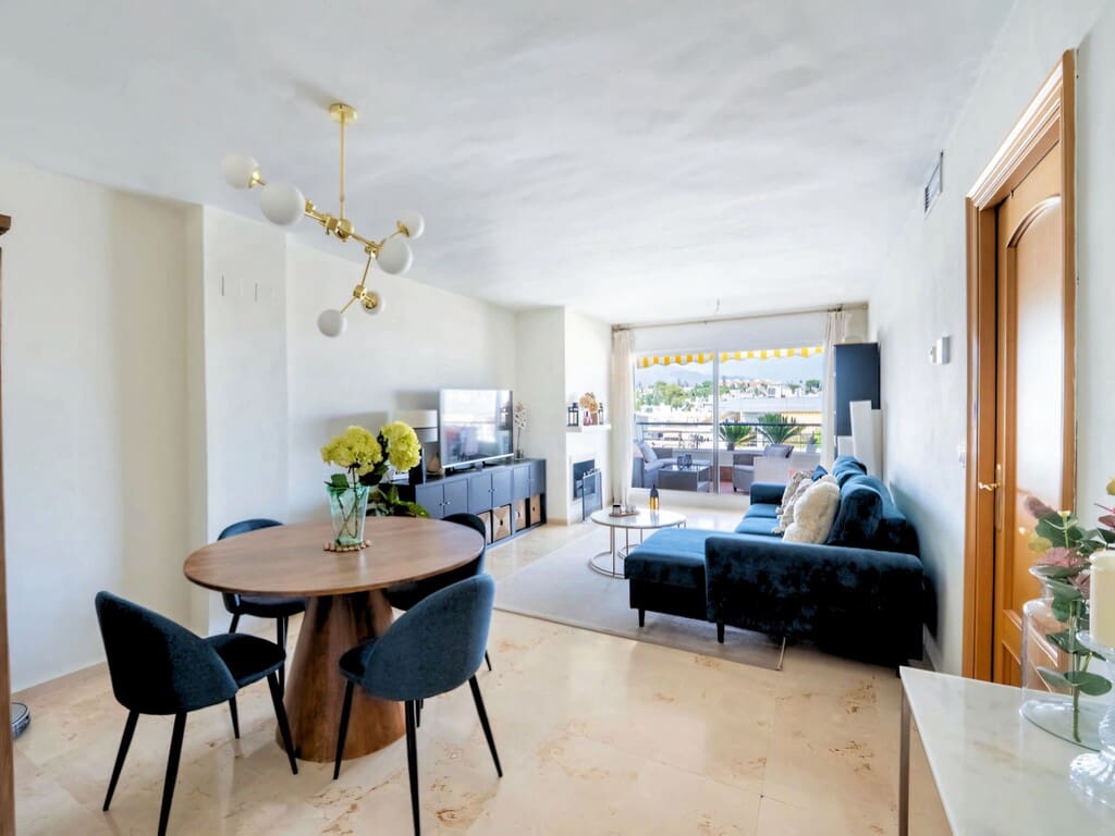 2 soveværelse Lejlighed til salg i San Pedro de Alcantara med swimmingpool garage - € 465.000 (Ref: 10005174)