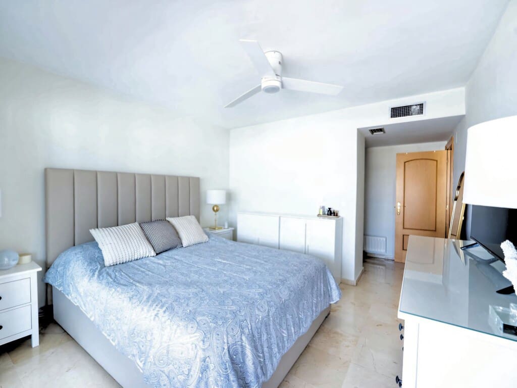 2 soveværelse Lejlighed til salg i San Pedro de Alcantara med swimmingpool garage - € 465.000 (Ref: 10005174)